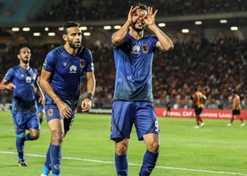 صور ثلاثي الأهلي يخوض تدريبات تأهيلية في حمام السباحة