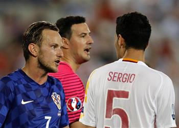 راكيتيتش ميسي الأعظم في العالم ومودريتش الأفضل هذا العام