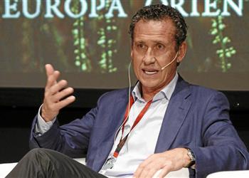 أسطورة ريال مدريد ميسي هو الأفضل في العالم لكن مودريتش يستحق جائزة الفيفا
