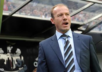 شيرر ينصح لاعب مانشستر يونايتد بالرحيل