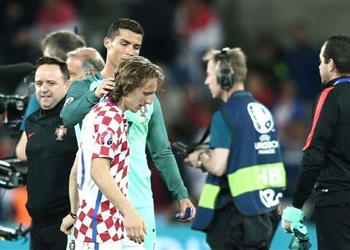 تقارير رونالدو يدفع مودريتش للرحيل عن ريال مدريد