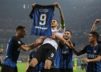 تقارير مانشستر يونايتد يحدد أول أهدافه الصيفية من الكالتشيو