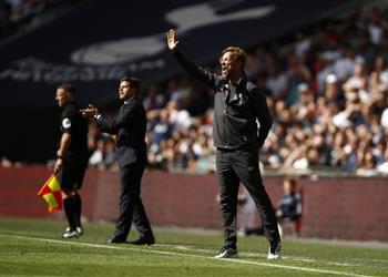 فيديو رد فعل غاضب من كلوب تجاه أنانية محمد صلاح أمام توتنهام