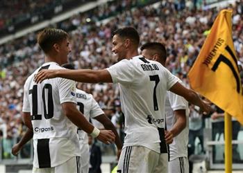 مدرب ساسولو كريستيانو رونالدو محظوظ