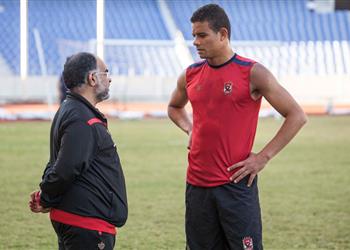 طبيب الأهلي يكشف تطورات اصابة رباعي الفريق قبل مواجهة حوريا الغيني