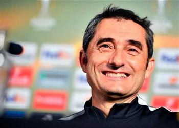 فالفيردي يعلن قائمة برشلونة لمواجهة أيندهوفن في دوري الأبطال