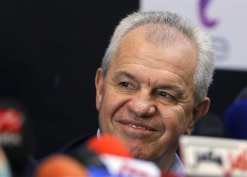 أجيري أشعر بالأسف لما يحدث للمحترفين وسألعب دائم ا بهذه الطريقة