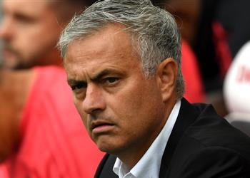 مانشستر يونايتد يبدأ مفاوضات حسم صفقة جديدة وسط ترقب برشلونة وسان جيرمان