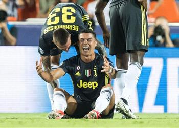 إيمري تشان ساخر ا من سبب طرد رونالدو لسنا نساء