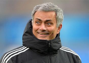 مورينيو يفكر في استعادة مهاجمه السابق إلى مانشستر يونايتد