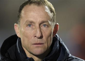 أسطورة فرنسا على نيمار ومبابي مساعدة كافاني في هجوم باريس سان جيرمان