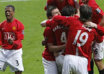 إيفرا يكشف رد فعله المقزز بعد حرق بيكيه لحذائه