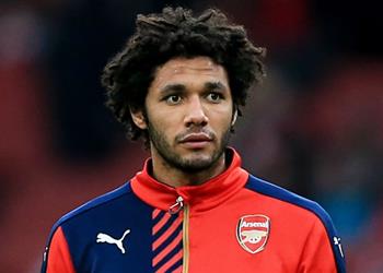 محمد النني بديل ا في مباراة آرسنال وإيفرتون بالبريميرليج