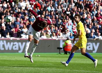 فيديو تشيلسي يسقط في فخ وست هام وليفربول ينفرد بصدارة البريميرليج