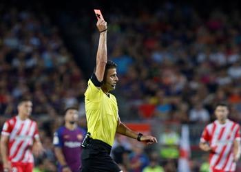 الصحافة الكتالونية تشن هجوما ضاريا ضد حكم برشلونة وجيرونا