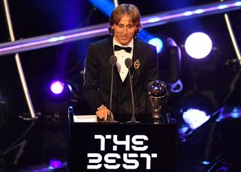 رسمي ا مورديتش يتفوق على محمد صلاح ورونالدو ويتوج بجائزة أفضل لاعب في العالم