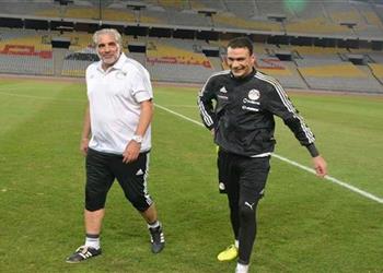 أحمد ناجي يدافع عن الحضري هجوم جماهير الإسماعيلي عليه غير مبرر