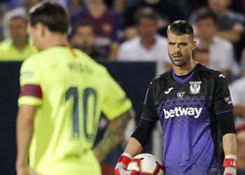 حارس مرمى ليجانيس ينتقد سلوك لاعبي برشلونة