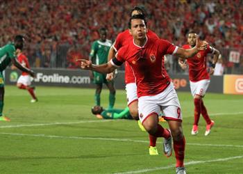 عمرو جمال يحتفل بالكأس ويوجه رسالة لجماهير الأهلي