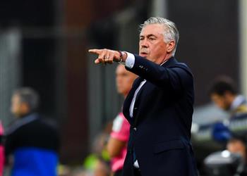 أنشيلوتي أشعر بالصداع لعدم استقراري على تشكيل نابولي أمام يوفنتوس