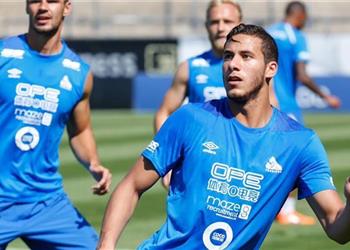 رمضان صبحي خارج مباراة هدرسفيلد توتنهام بالبريميرليج