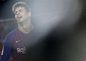 سبورت تنتقد بيكيه بعد سقطات برشلونة في الدوري الإسباني