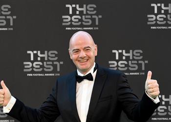 رئيس الفيفا يكشف حقيقة خلافه مع ميسي ورونالدو