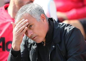 لاعبو مانشستر يونايتد يتوقعون موعد إقالة مورينيو