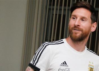 مارادونا ينصح ميسي بعدم الانضمام لمنتخب الأرجنتين من جديد