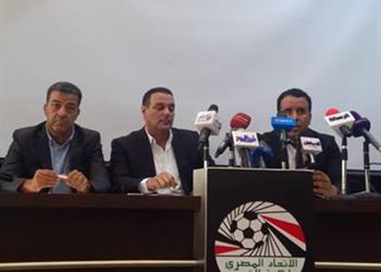 عبد الفتاح طاقم حكام مصري يدير مباراة هامة في الدوري التونسي