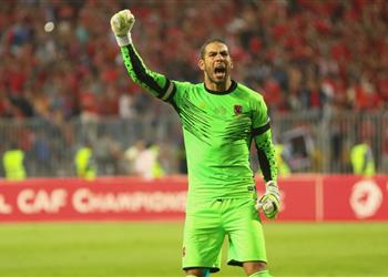 أول تعليق من شريف إكرامي على عقوبة الاتحاد الإفريقي