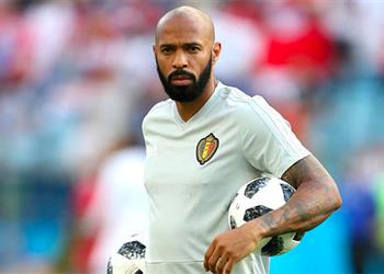 مفاجأة برشلونة يفكر في التعاقد مع هنري لخلافة فالفيردي