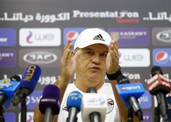 أجيري يتابع مباراة الاهلي ووفاق سطيف الجزائري في دوري أبطال إفريقيا