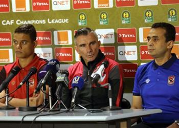 كارتيرون يعلق على إيقاف شريف إكرامي ويوجه رسالة بسبب منع جماهير الأهلي من حضور مباراة وفاق سطيف