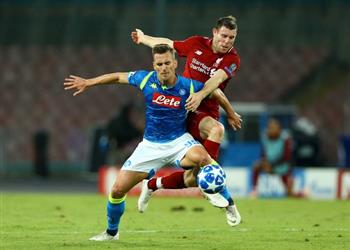 نجم نابولي يتعرض لسرقة تحت تهديد السلاح بعد الفوز على ليفربول