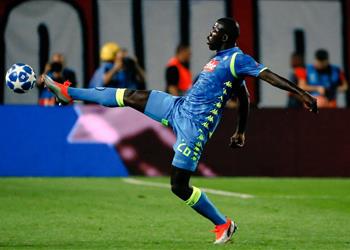 يويفا يوجه اتهام ا لنابولي بسبب جماهيره