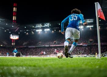 محمد النني أساسي ا مع آرسنال أمام كارباكا بالدوري الأوروبي