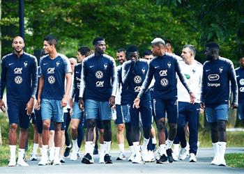 ديشامب يستبعد نجمي برشلونة وسان جيرمان قائمة فرنسا لمواجهة ألمانيا