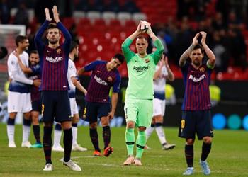 صورة بيكيه يرد على شائعات خلافه مع ميسي