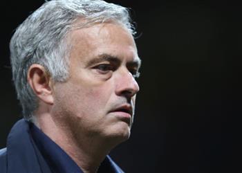 سكاي سبورتس مانشستر يونايتد يوضح حقيقة إقالة مورينيو