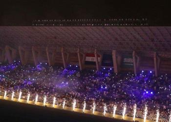 تكريم 5 نجوم مصرية وسعودية بين شوطي مباراة الزمالك والهلال