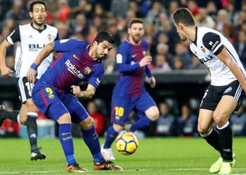 موعد والقناة الناقلة ومعلق مباراة برشلونة وفالنسيا بالدوري الإسباني