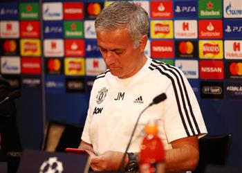 مورينيو يتلقى رسالة دعم من إدارة مانشستر يونايتد