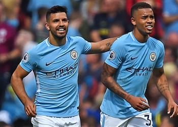 مهاجم مانشستر سيتي غاضب من قرار جوارديولا في مباراة ليفربول