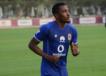 الأهلي يوافق على طلب أجايي واللاعب يطير إلى نيجيريا