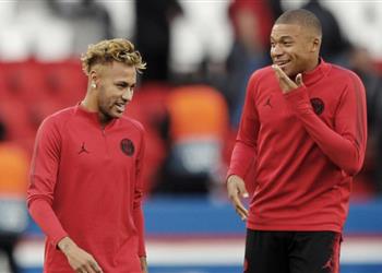 ليكيب تكشف مؤامرة نيمار ومبابي ضد لاعب باريس سان جيرمان