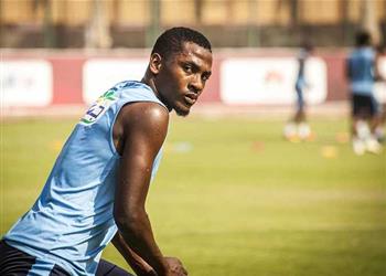 أجايي يعود للقاهرة الأحد لاستكمال برنامجه التأهيلي في الأهلي