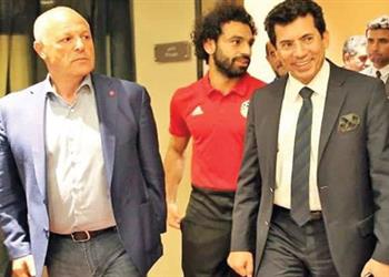 وزير الرياضة وزوجة أجيري يحضران مباراة مصر وسوازيلاند بملعب السلام