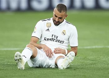 ماركا تكشف موقف بنزيما من المشاركة في الكلاسيكو