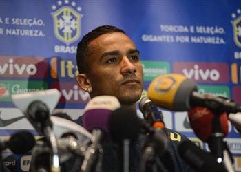 دانيلو غياب ميسي أمام البرازيل سيؤثر على الأرجنتين